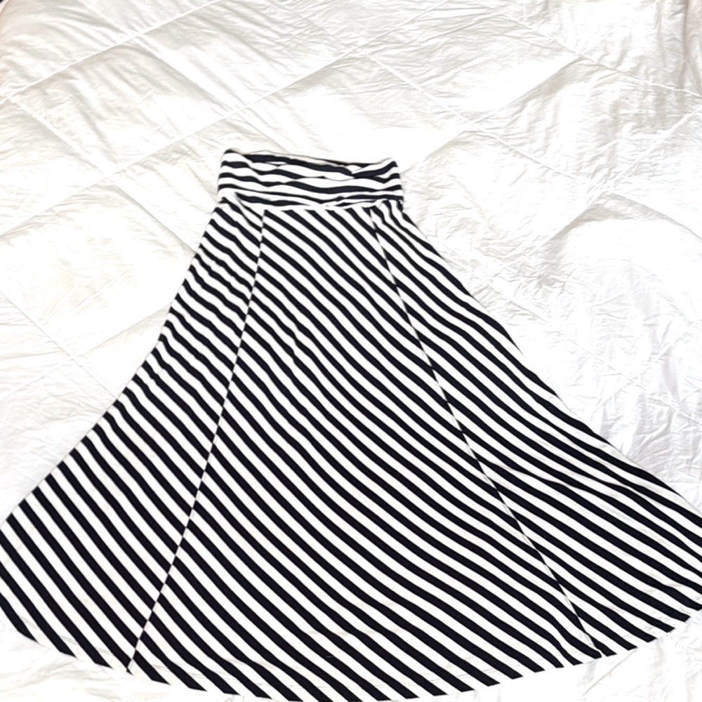 GAP White and Navy Striped Maxi Skirt